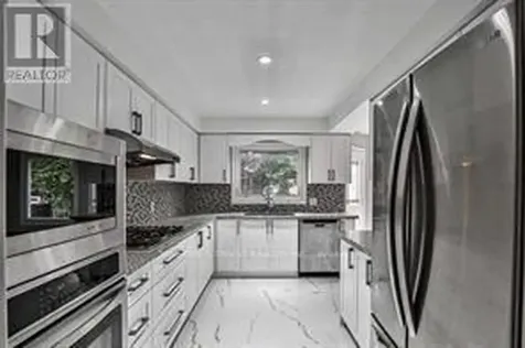 92 Cavalry Trail Markham (buttonville) ON L3R 9H8
