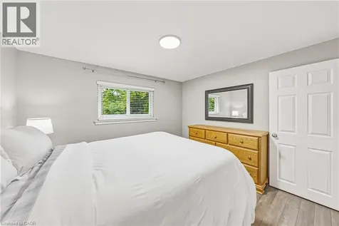 1208 Homewood Drive Burlington ON L7P 2M4