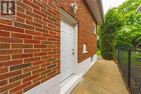 1208 Homewood Drive Burlington ON L7P 2M4