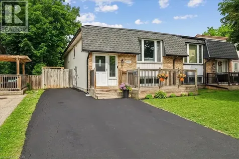 2367 Middlesmoor Crescent Burlington ON L7P 3X4
