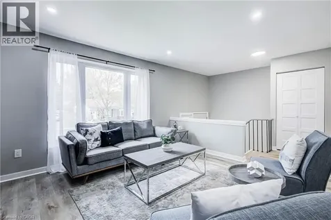 2367 Middlesmoor Crescent Burlington ON L7P 3X4