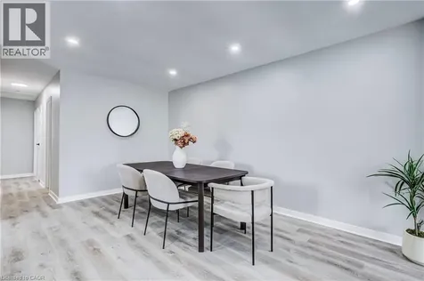 2367 Middlesmoor Crescent Burlington ON L7P 3X4
