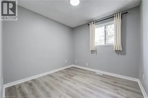 2367 Middlesmoor Crescent Burlington ON L7P 3X4