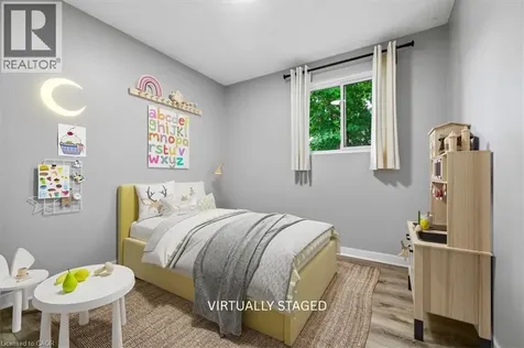 2367 Middlesmoor Crescent Burlington ON L7P 3X4