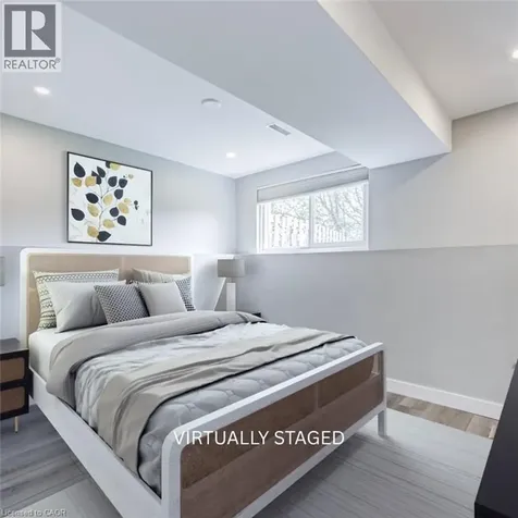 2367 Middlesmoor Crescent Burlington ON L7P 3X4