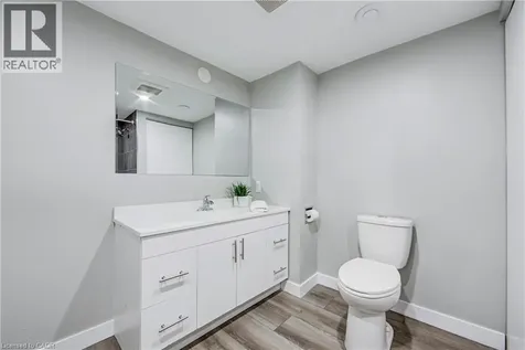 2367 Middlesmoor Crescent Burlington ON L7P 3X4