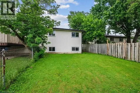 2367 Middlesmoor Crescent Burlington ON L7P 3X4
