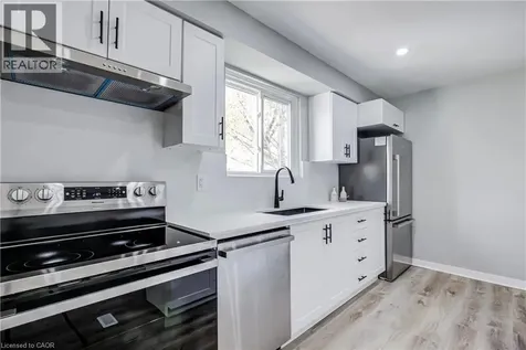2367 Middlesmoor Crescent Burlington ON L7P 3X4