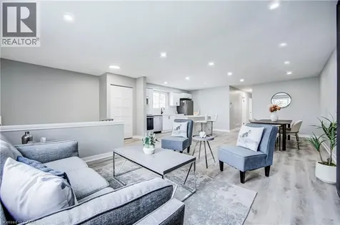 2367 Middlesmoor Crescent Burlington ON L7P 3X4