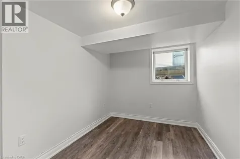 14 Westmount Avenue Thorold ON L2V 2W1