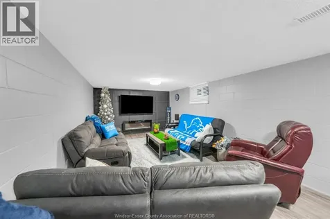 2471 Chandler Road Windsor ON N8W 4A7