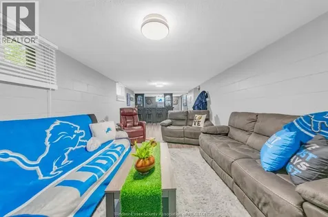 2471 Chandler Road Windsor ON N8W 4A7