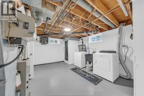 2471 Chandler Road Windsor ON N8W 4A7