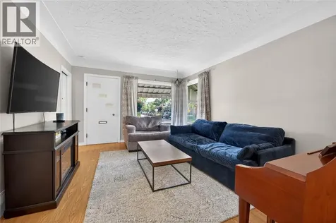 1104 Ellis St E Windsor ON N8X 2J3