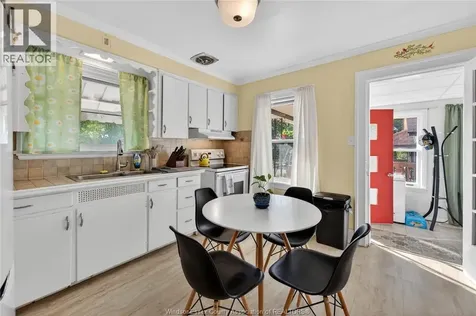 1104 Ellis St E Windsor ON N8X 2J3