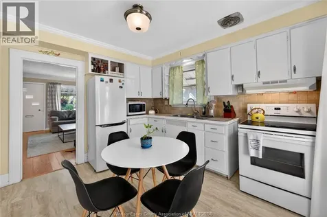 1104 Ellis St E Windsor ON N8X 2J3