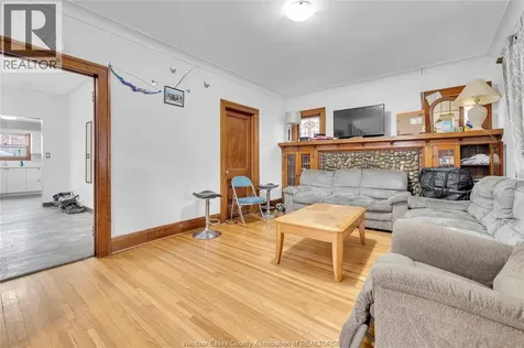 321 Rankin Avenue Windsor ON N9B 2R6