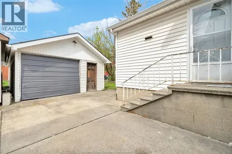 321 Rankin Avenue Windsor ON N9B 2R6
