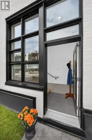 101 Pinhey Street Ottawa ON K1Y 1V9