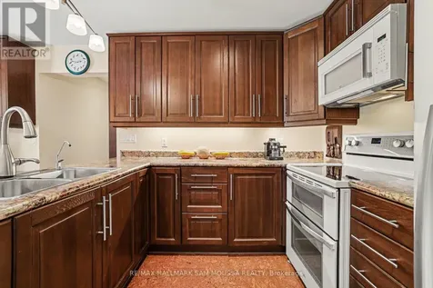 6482 Harvest Grove Drive Ottawa ON K4P 1E8