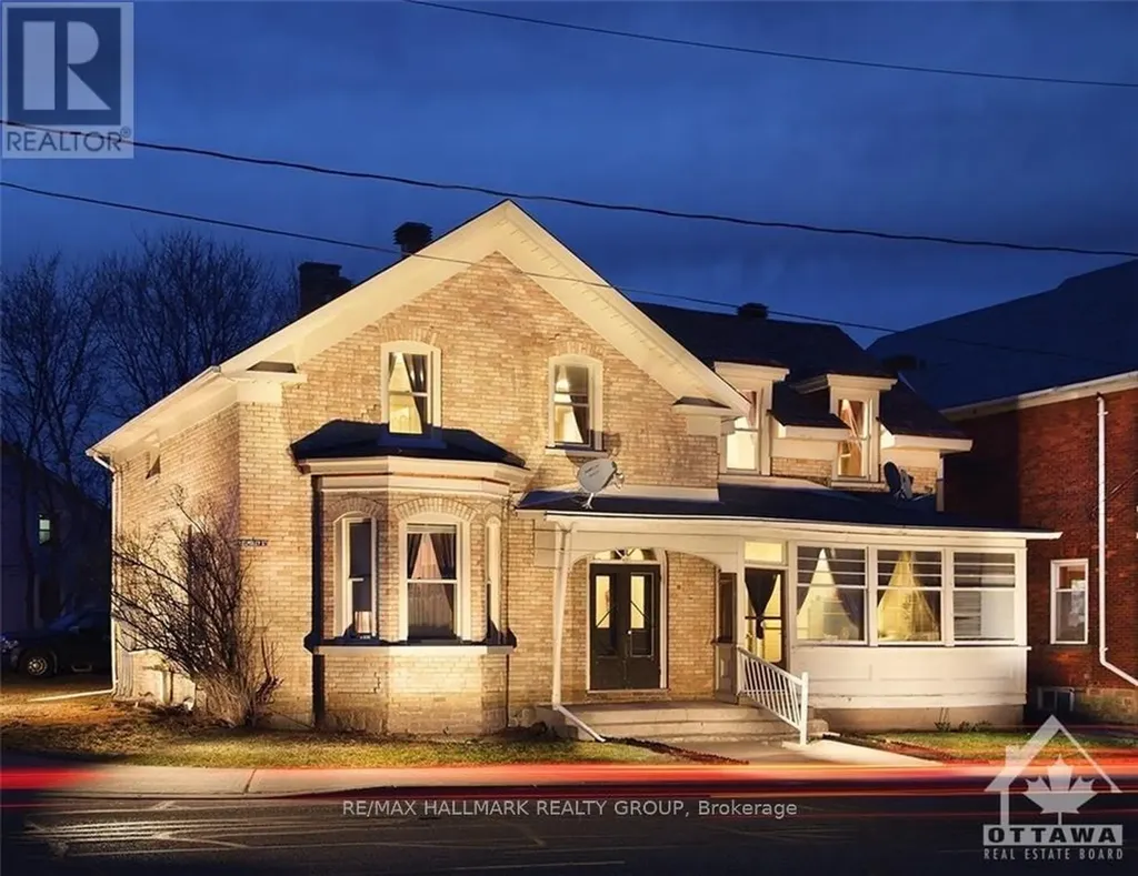 15 Elmsley St N Street Smiths Falls ON K7A 2G4