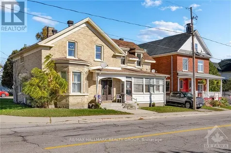 15 Elmsley St N Street Smiths Falls ON K7A 2G4