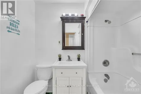 15 Elmsley St N Street Smiths Falls ON K7A 2G4