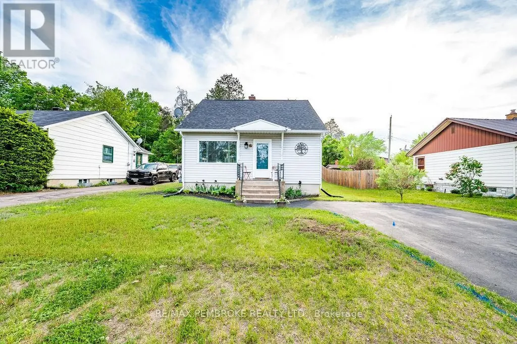 14 Summit Street Deep River ON K0J 1P0