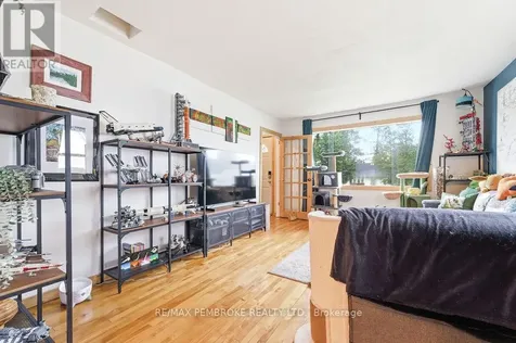 14 Summit Street Deep River ON K0J 1P0
