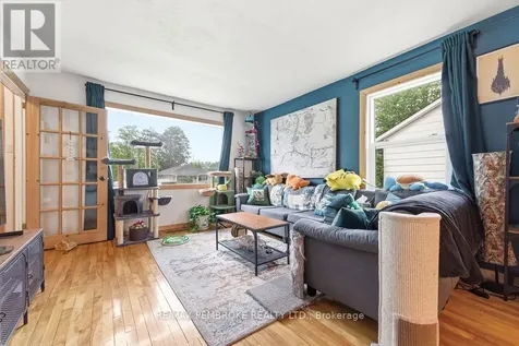 14 Summit Street Deep River ON K0J 1P0