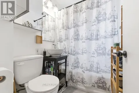 14 Summit Street Deep River ON K0J 1P0