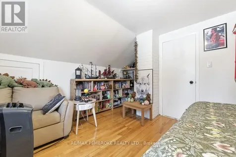 14 Summit Street Deep River ON K0J 1P0