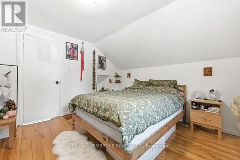 14 Summit Street Deep River ON K0J 1P0