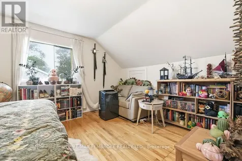 14 Summit Street Deep River ON K0J 1P0
