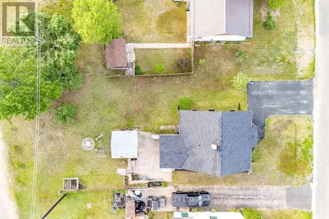 14 Summit Street Deep River ON K0J 1P0