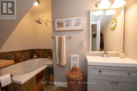 89 Hill Crest Road North Kawartha ON K0L 3E0