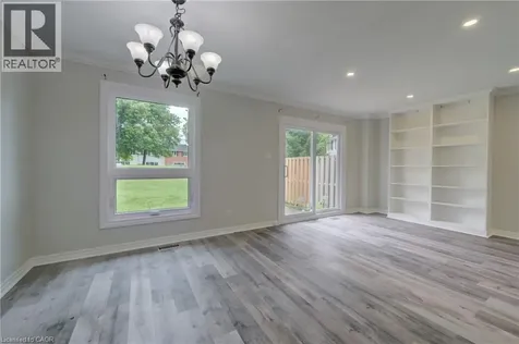 417 Keats Way Waterloo ON N2L 5S7
