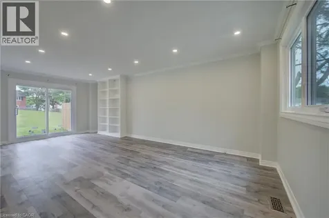 417 Keats Way Waterloo ON N2L 5S7
