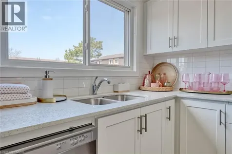 20 Anna Capri Drive Hamilton ON L8W 1M6