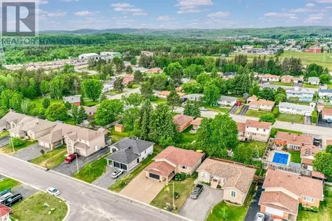 33 Oak Capreol ON P0M 1H0