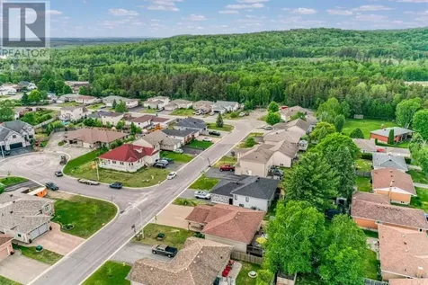 33 Oak Capreol ON P0M 1H0