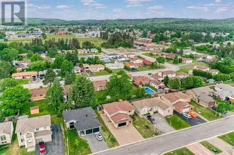 33 Oak Capreol ON P0M 1H0