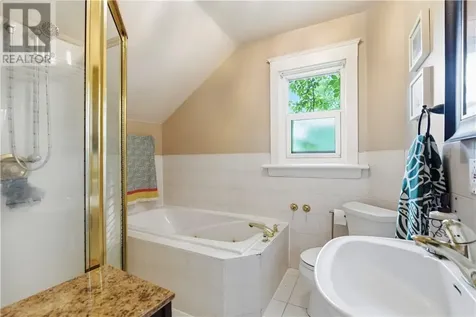 48 Roxborough Drive Sudbury ON P3E 1J7