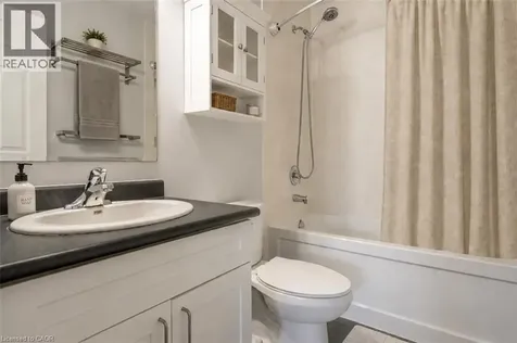 16 Suitor Court Milton ON L9T 8S1