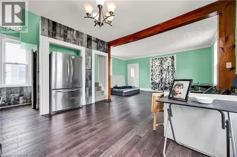 43 Henry Street Kitchener ON N2G 1P4