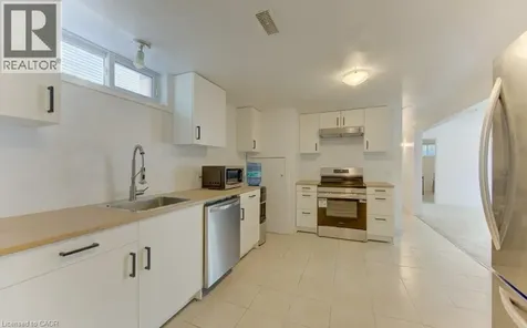136 Dunsmere Drive Kitchener ON N2E 1V7