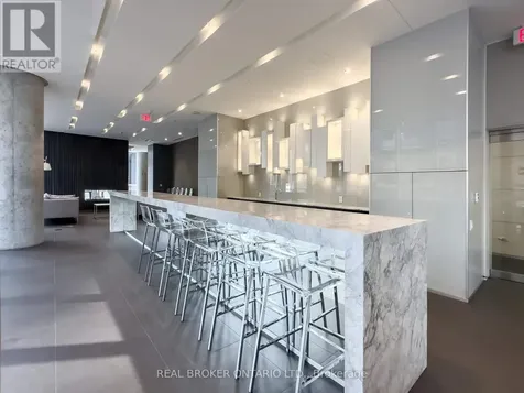 15 Grenville Street Toronto (bay Street Corridor) ON M4Y 0B9