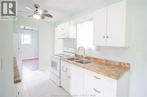 35 Berry Street Chatham ON N7M 3B2