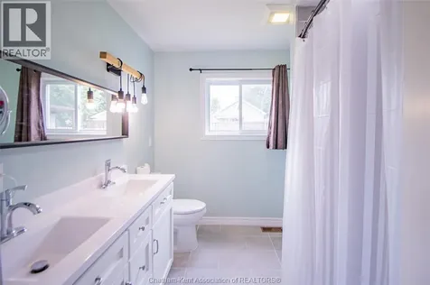 35 Berry Street Chatham ON N7M 3B2