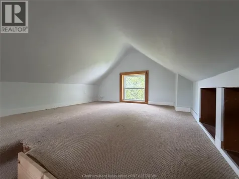 656 Mcnaughton Avenue East Chatham ON N7L 0E4